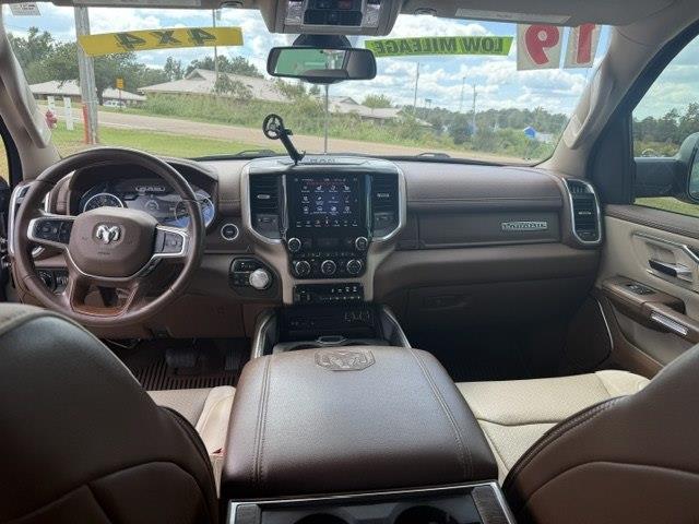 RAM 1500 Laramie Crew Cab SWB 4WD 2019