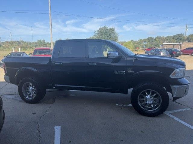 RAM 1500 Laramie Crew Cab SWB 4WD 2014