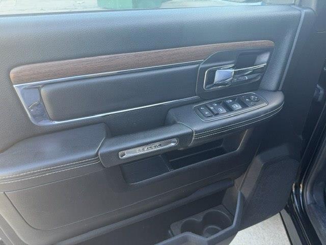 RAM 1500 Laramie Crew Cab SWB 4WD 2014