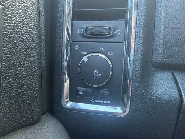 RAM 1500 Laramie Crew Cab SWB 4WD 2014
