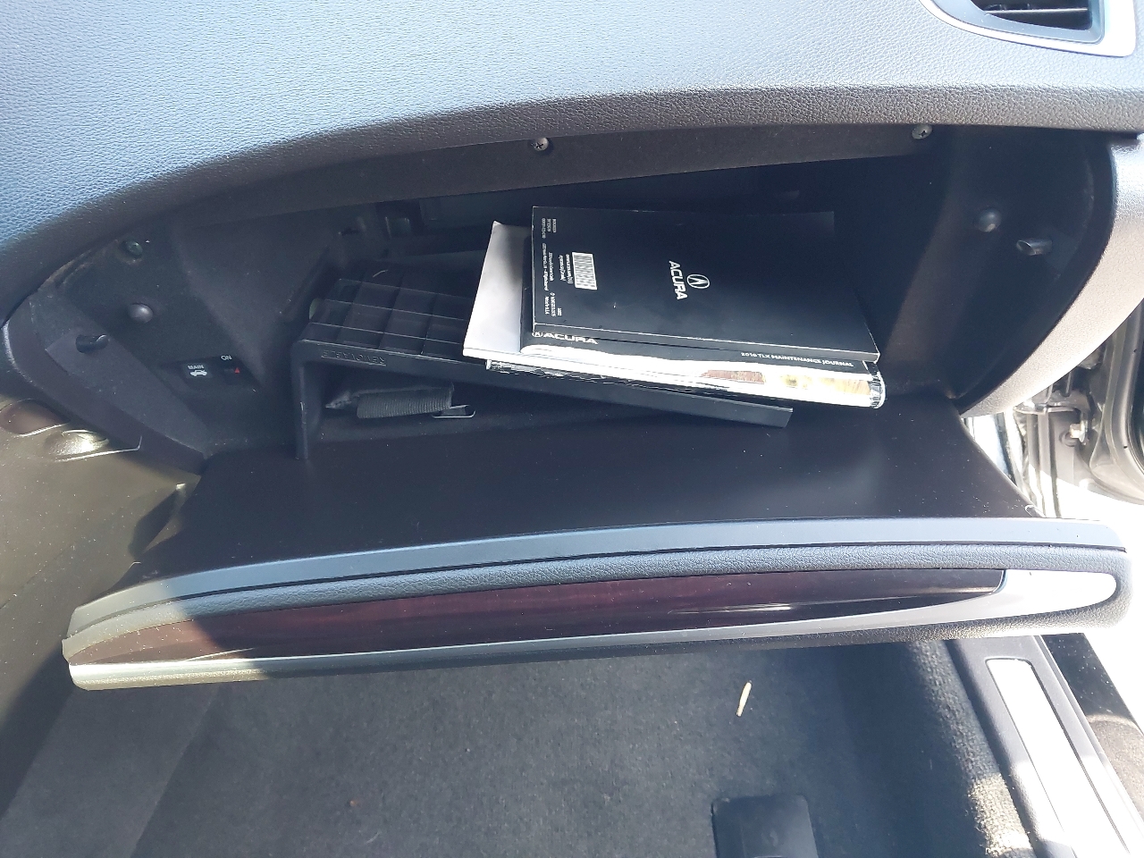 Acura TLX 4dr Sdn FWD Tech 2016