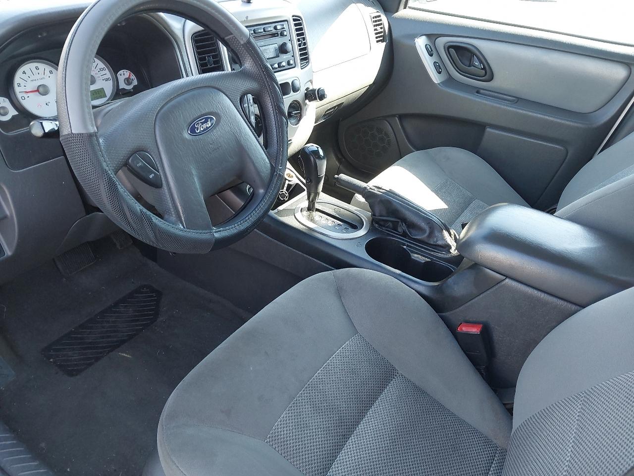 Ford Escape 4dr 103" WB 3.0L XLT 4WD 2005