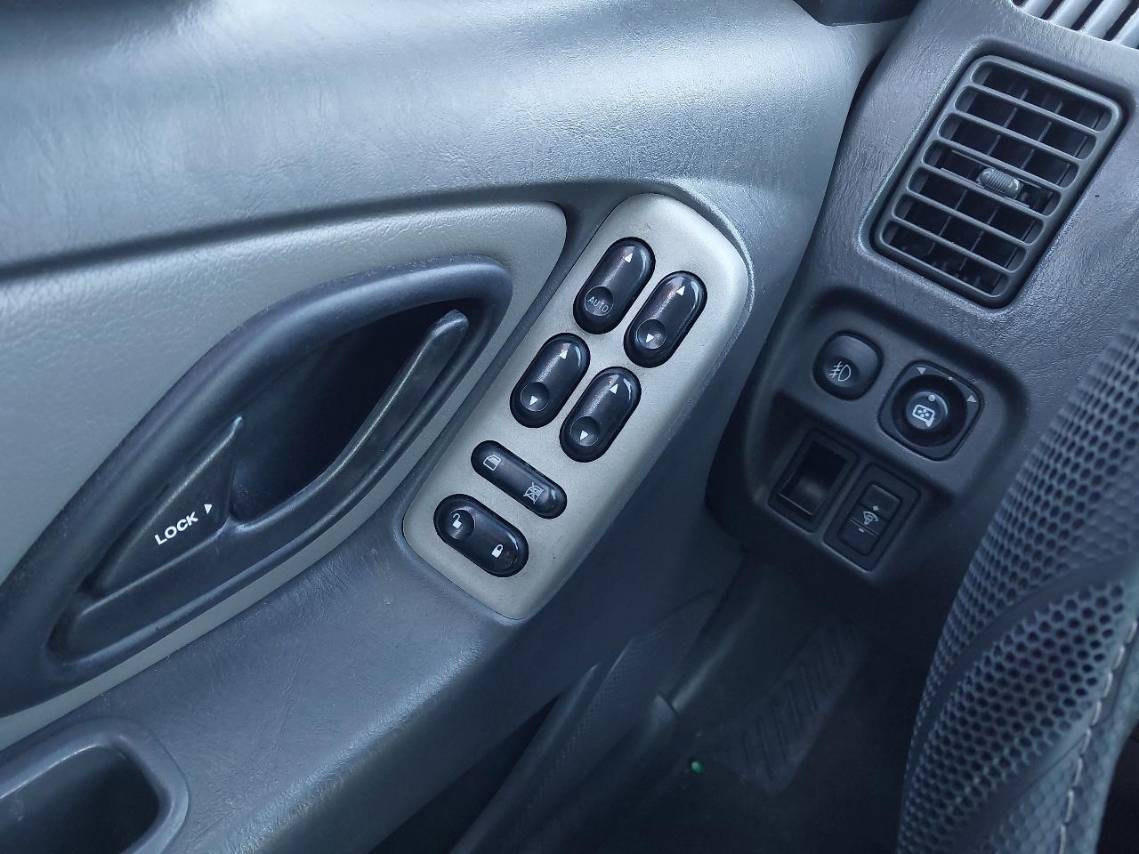 Ford Escape 4dr 103" WB 3.0L XLT 4WD 2005