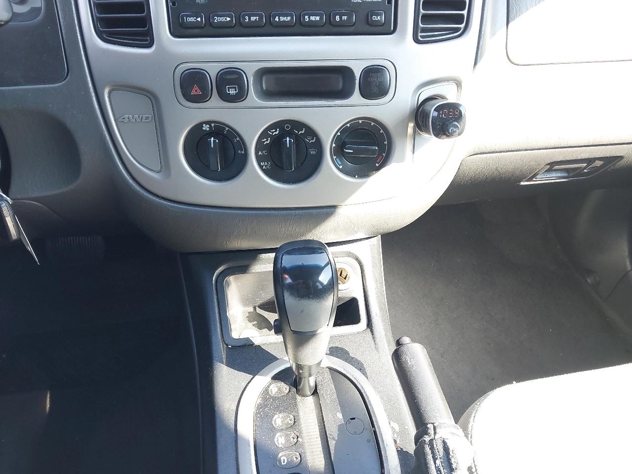 Ford Escape 4dr 103" WB 3.0L XLT 4WD 2005