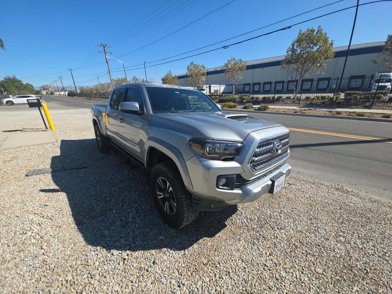 Toyota Tacoma TRD Sport Double Cab 6' Bed V6 4x4 AT (Natl) 2017