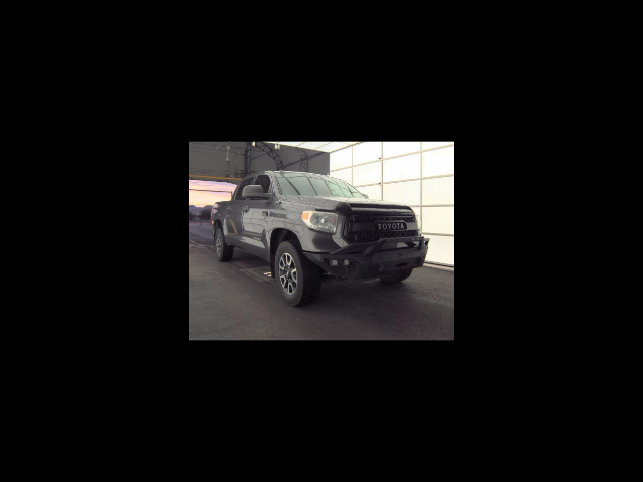 Toyota Tundra 4WD SR5 CrewMax 5.5' Bed 5.7L FFV (Natl) 2017