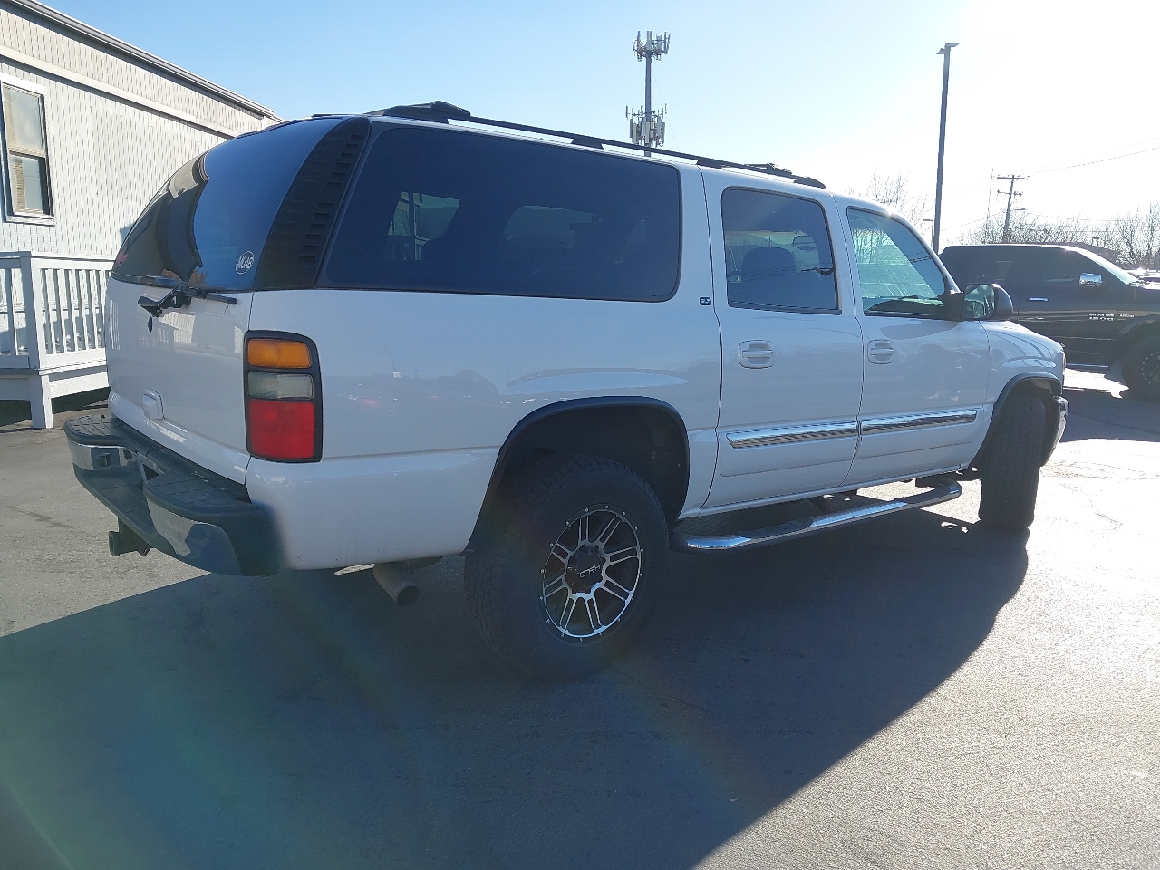 GMC Yukon XL 4dr 2500 4WD SLT 2004
