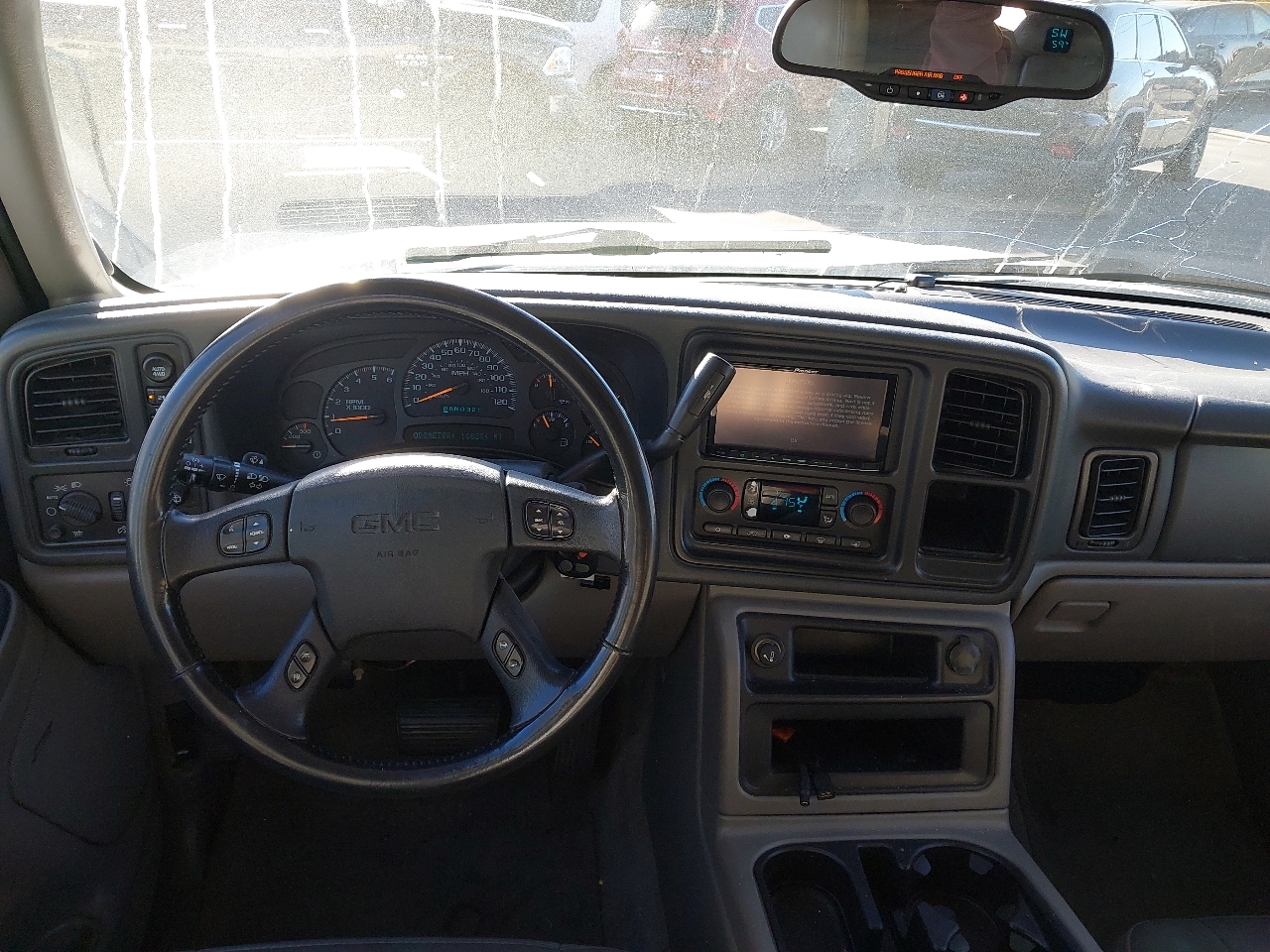 GMC Yukon XL 4dr 2500 4WD SLT 2004