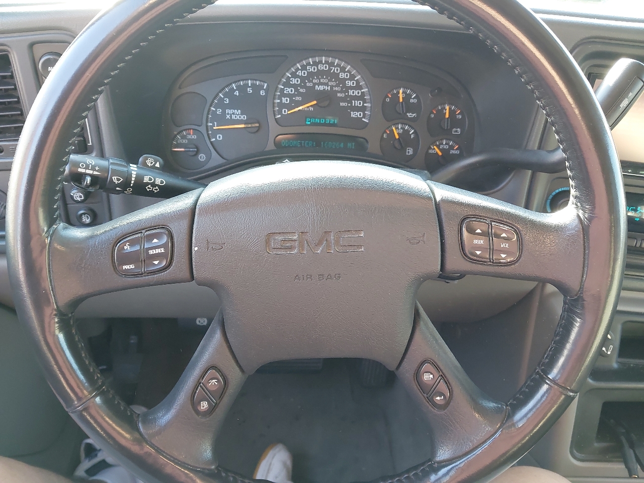 GMC Yukon XL 4dr 2500 4WD SLT 2004