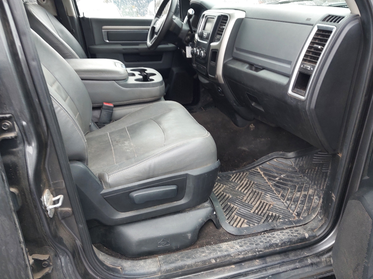 RAM 2500 4WD Crew Cab 149" SLT 2014