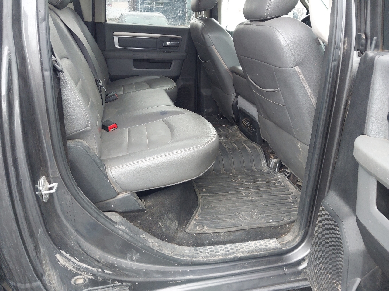 RAM 2500 4WD Crew Cab 149" SLT 2014