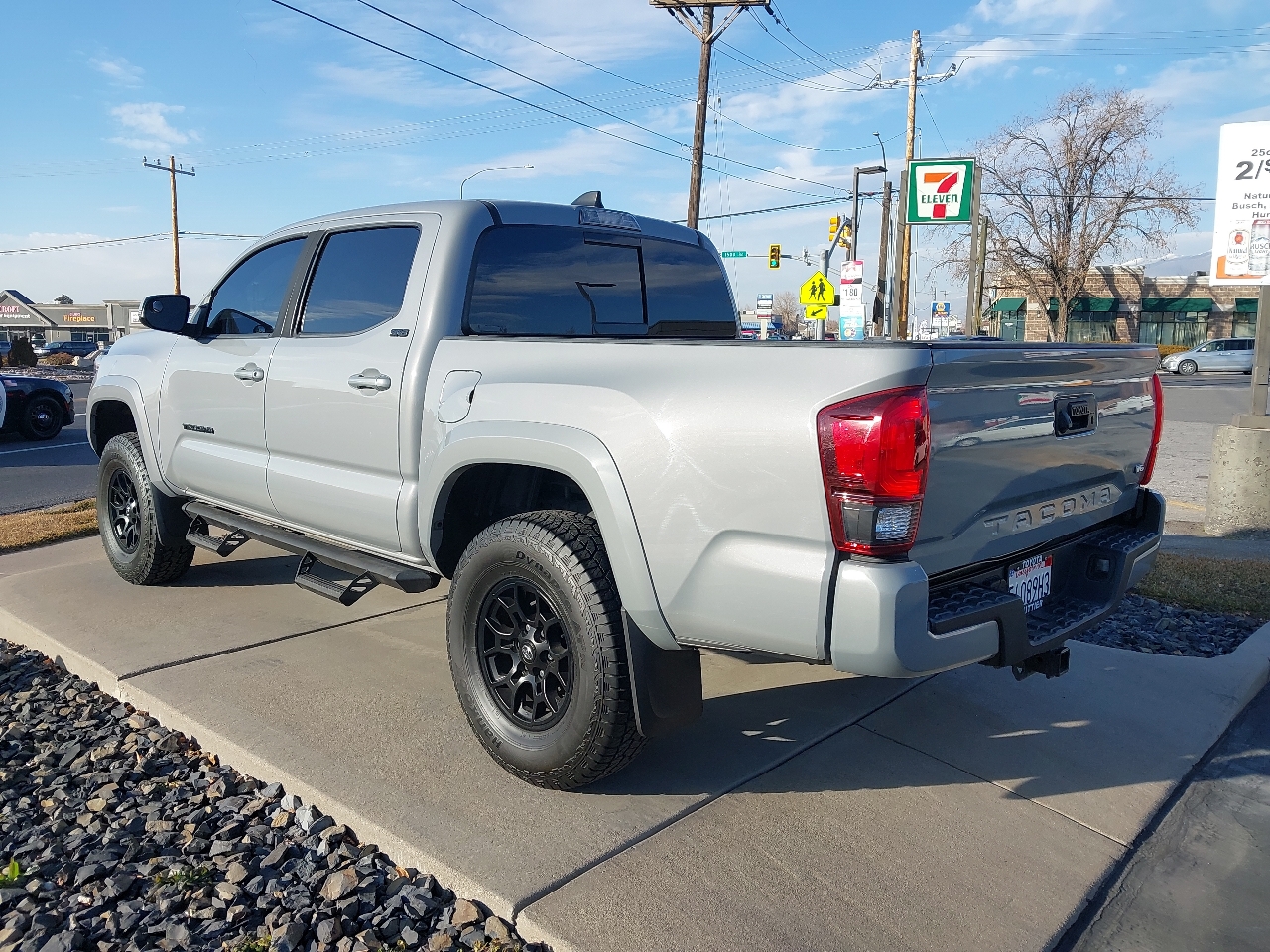 Toyota Tacoma 4WD SR5 Double Cab 5' Bed V6 AT (Natl) 2021