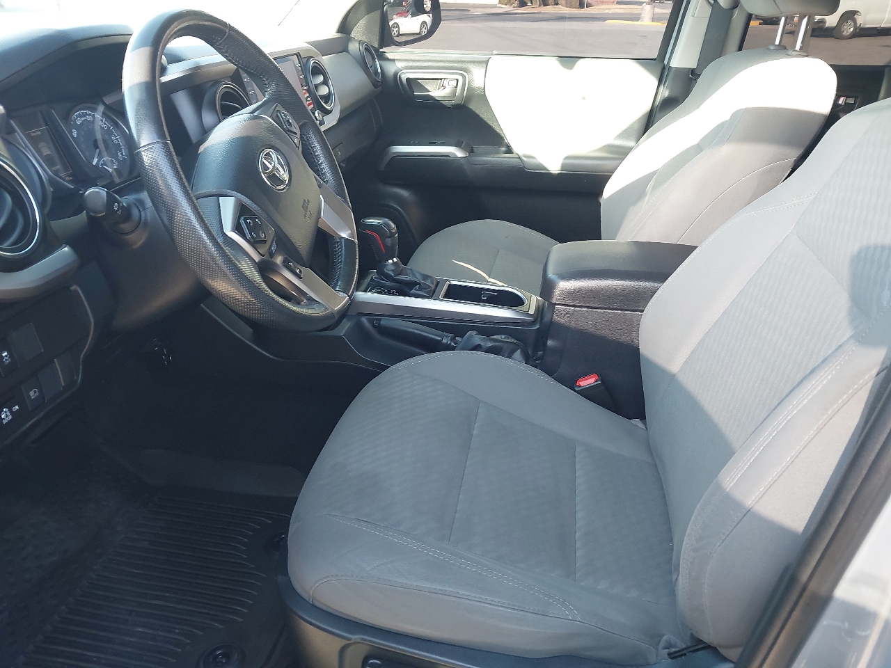 Toyota Tacoma 4WD SR5 Double Cab 5' Bed V6 AT (Natl) 2021