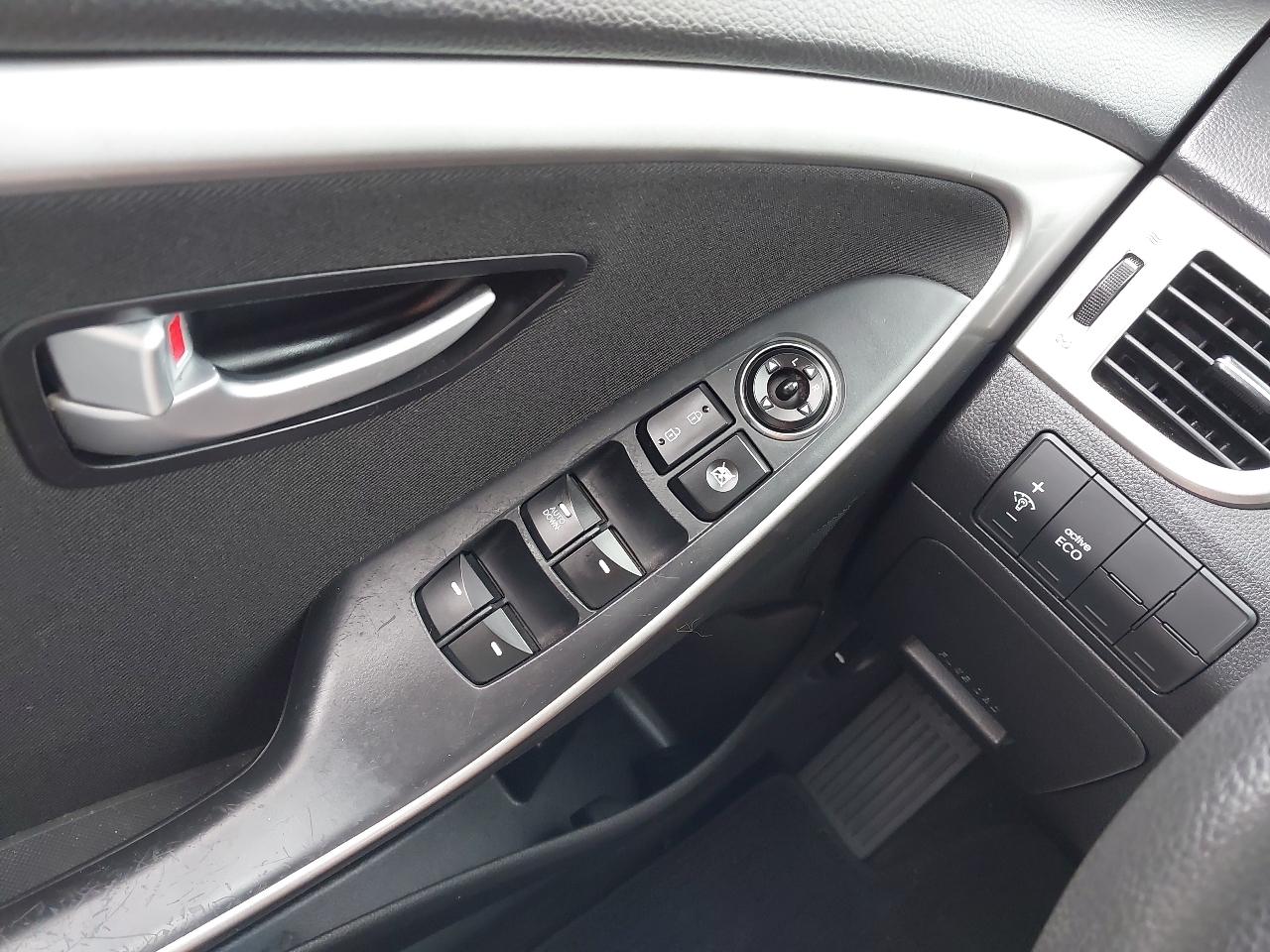 Hyundai Elantra GT 5dr HB Auto 2013