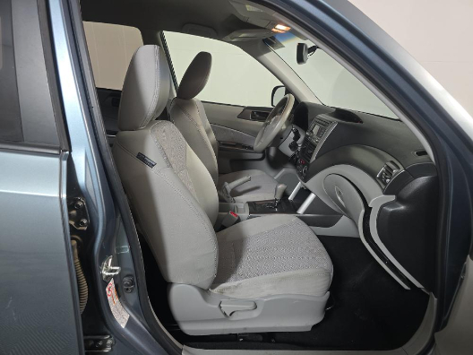 Subaru Forester 4dr Auto 2.5X w/Alloy Wheel Value Pkg 2011