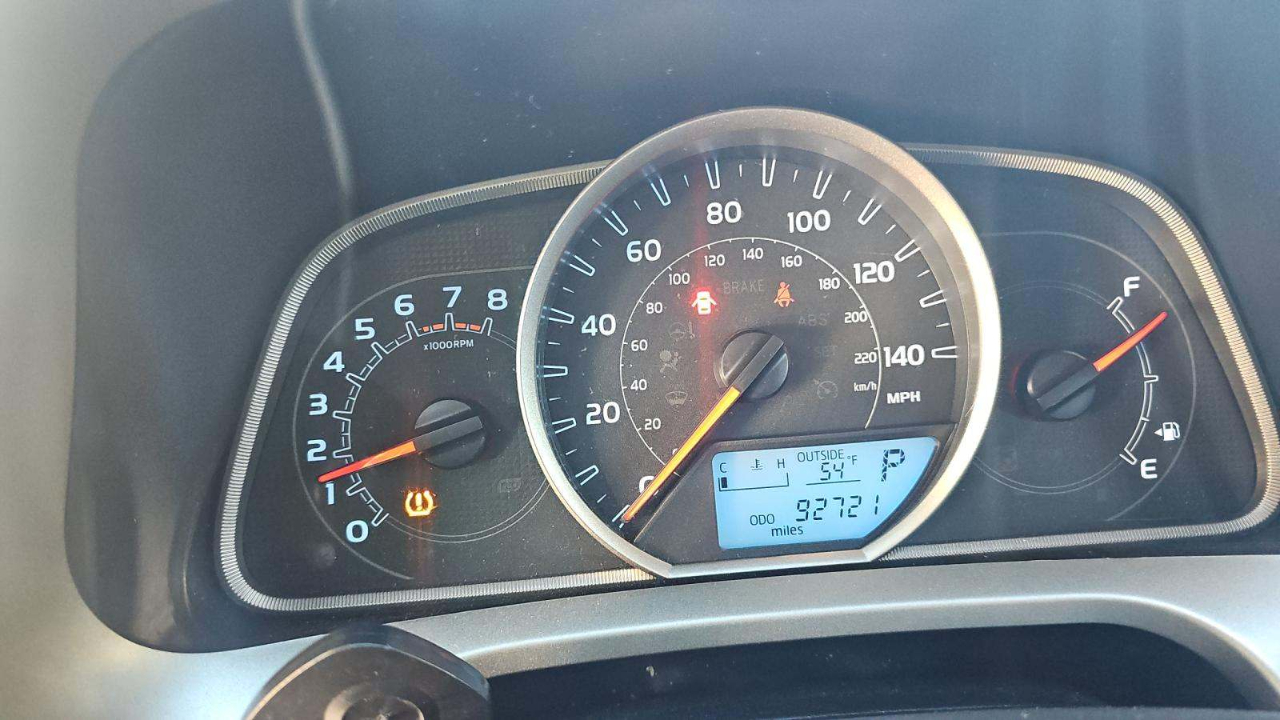 Toyota RAV4 AWD 4dr LE (Natl) 2014