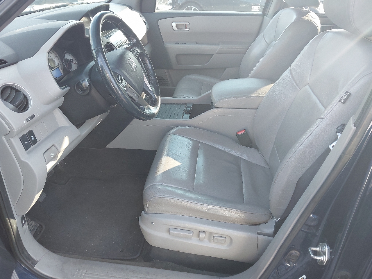 Honda Pilot 4WD 4dr Touring w/RES & Navi 2015