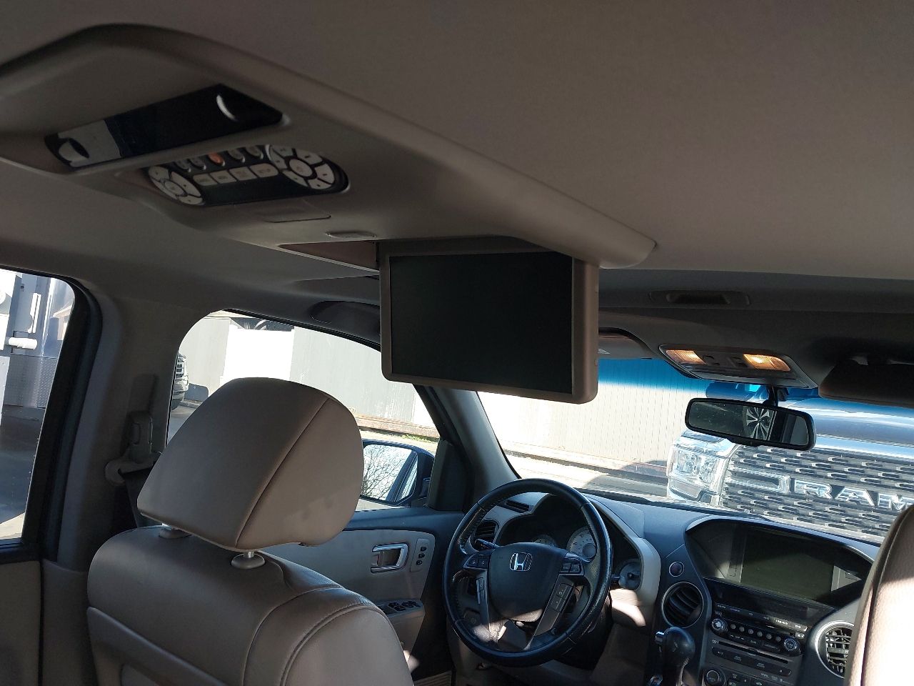 Honda Pilot 4WD 4dr Touring w/RES & Navi 2015