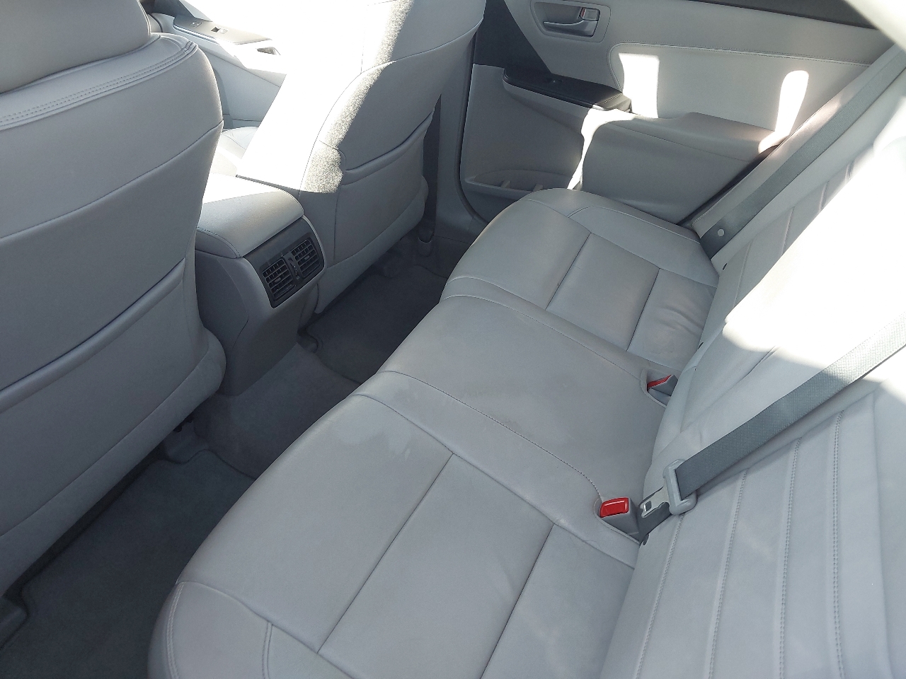 Toyota Camry 4dr Sdn I4 Auto XLE (Natl) 2015