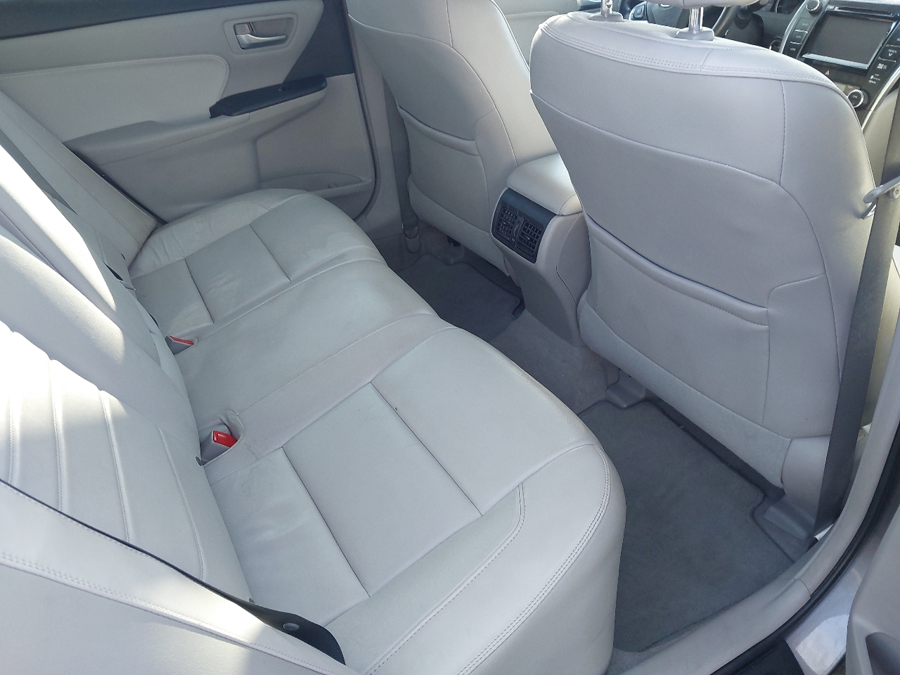 Toyota Camry 4dr Sdn I4 Auto XLE (Natl) 2015