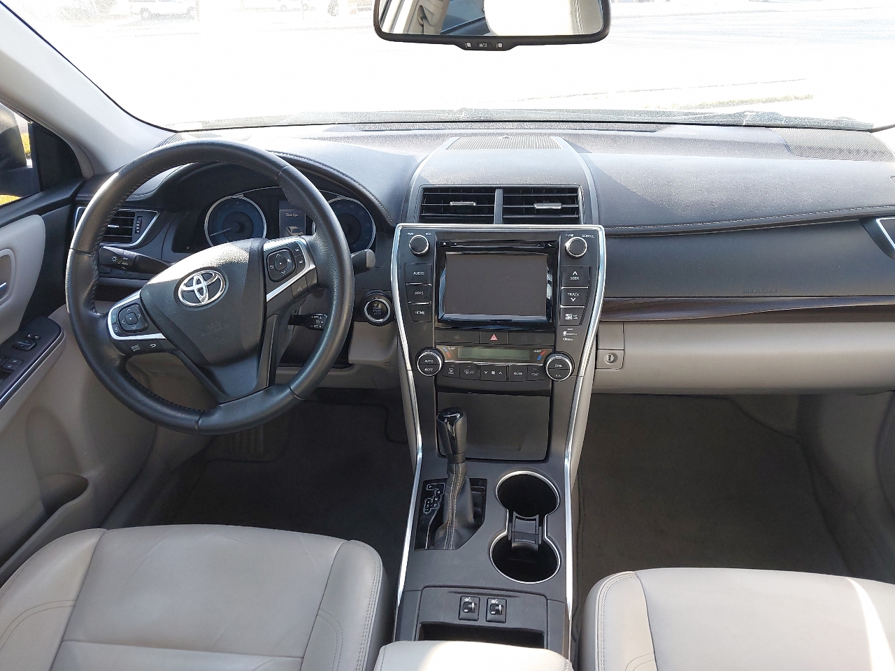 Toyota Camry 4dr Sdn I4 Auto XLE (Natl) 2015