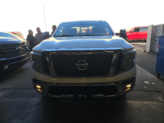 Nissan Titan 4x4 Crew Cab SV 2017