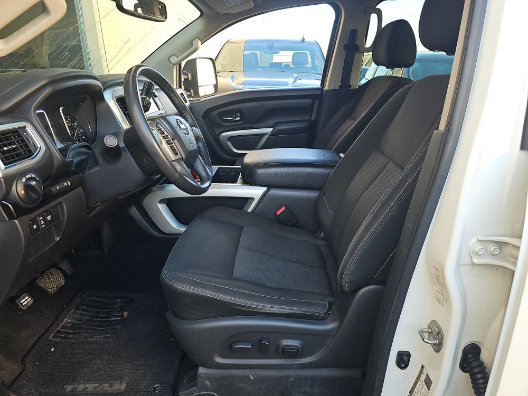 Nissan Titan 4x4 Crew Cab SV 2017