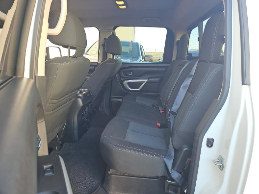 Nissan Titan 4x4 Crew Cab SV 2017