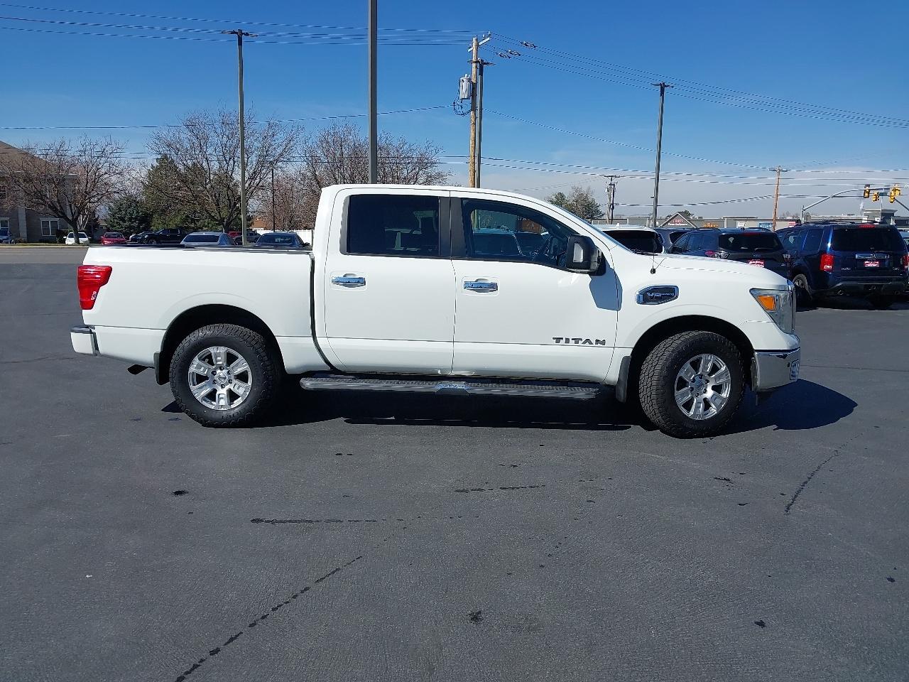 Nissan Titan 4x4 Crew Cab SV 2017