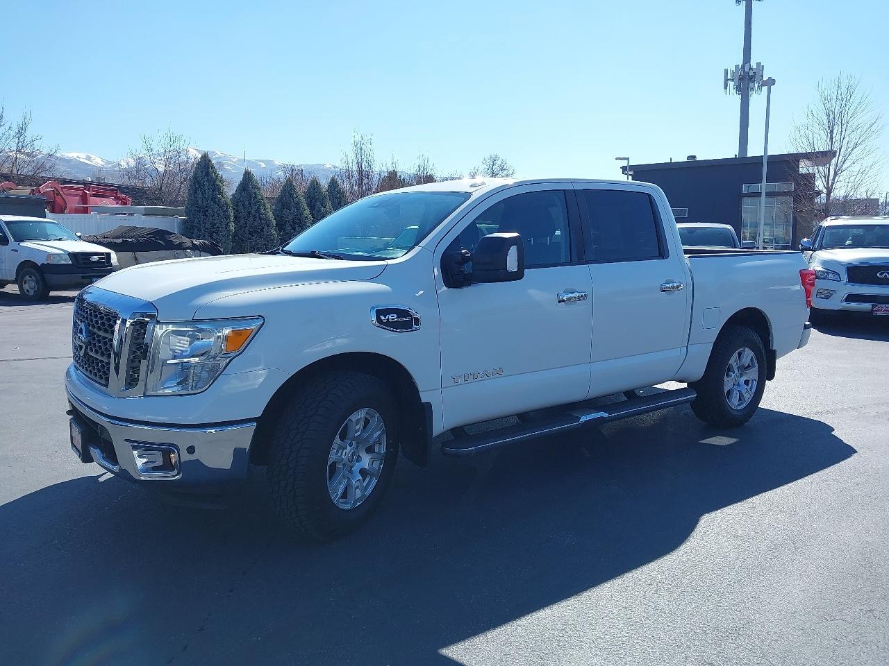 Nissan Titan 4x4 Crew Cab SV 2017