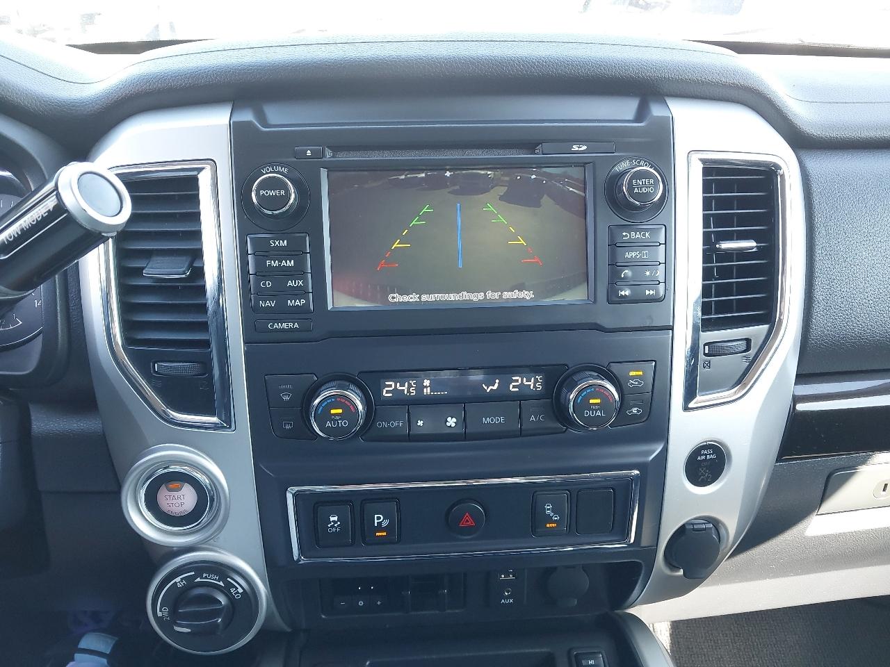 Nissan Titan 4x4 Crew Cab SV 2017