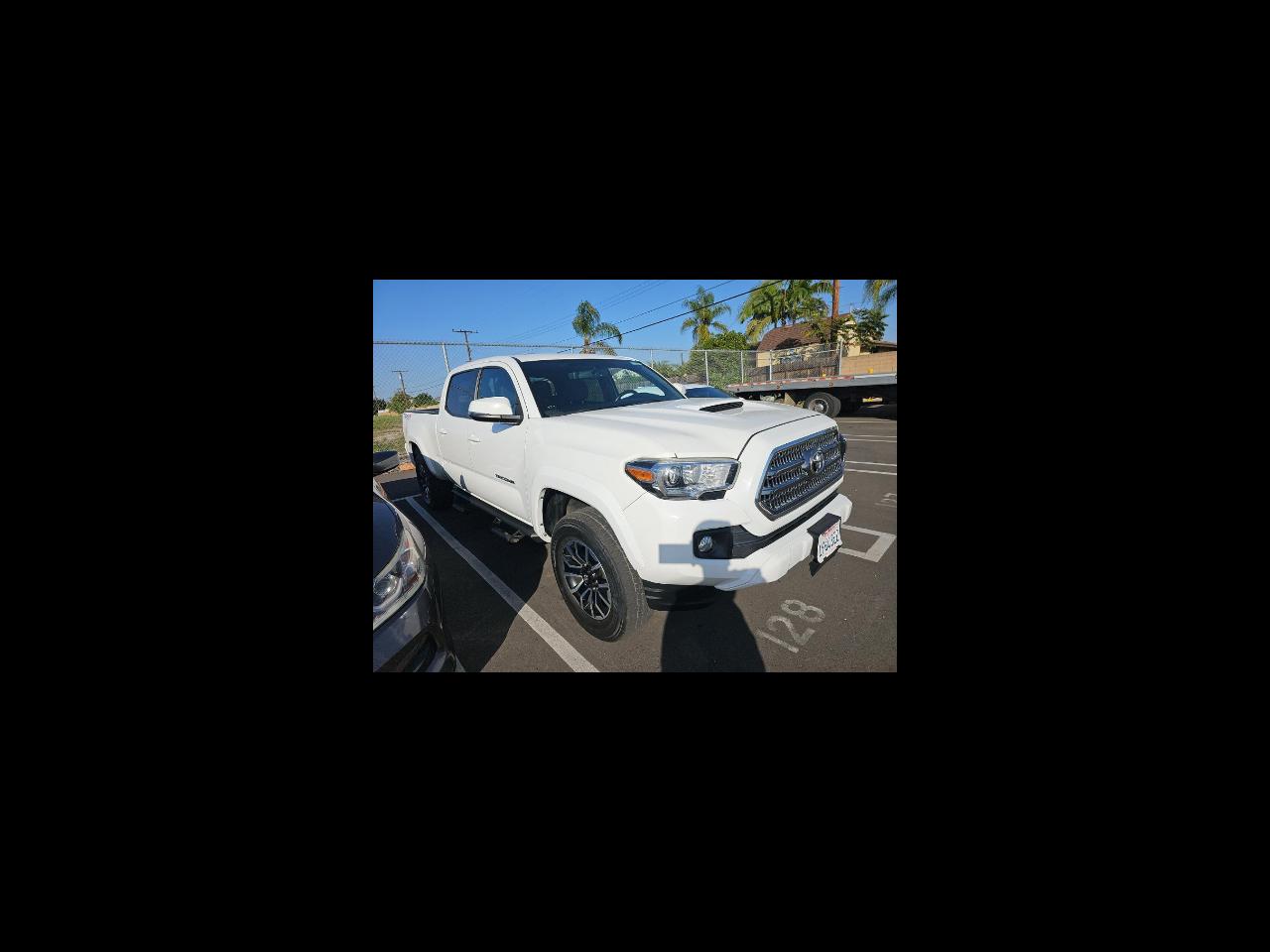 Toyota Tacoma TRD Sport Double Cab 6' Bed V6 4x4 AT (Natl) 2017