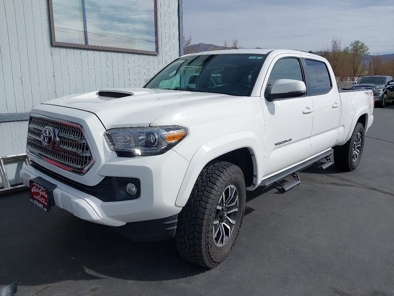 Toyota Tacoma TRD Sport Double Cab 6' Bed V6 4x4 AT (Natl) 2017