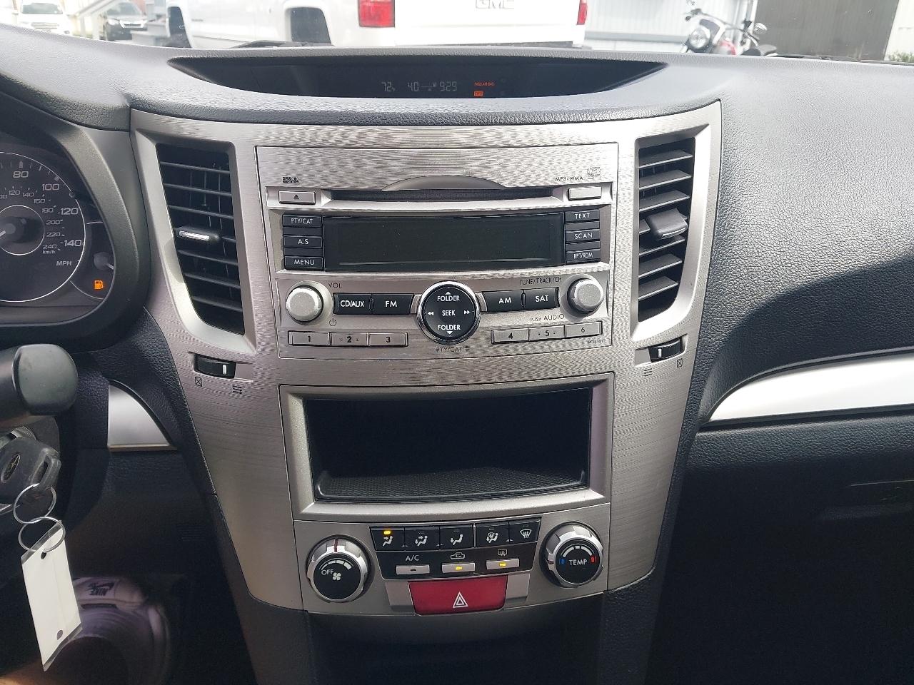 Subaru Outback 4dr Wgn H4 Auto 2.5i 2011