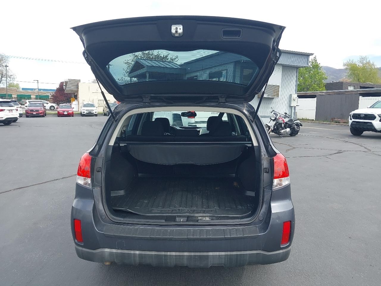 Subaru Outback 4dr Wgn H4 Auto 2.5i 2011