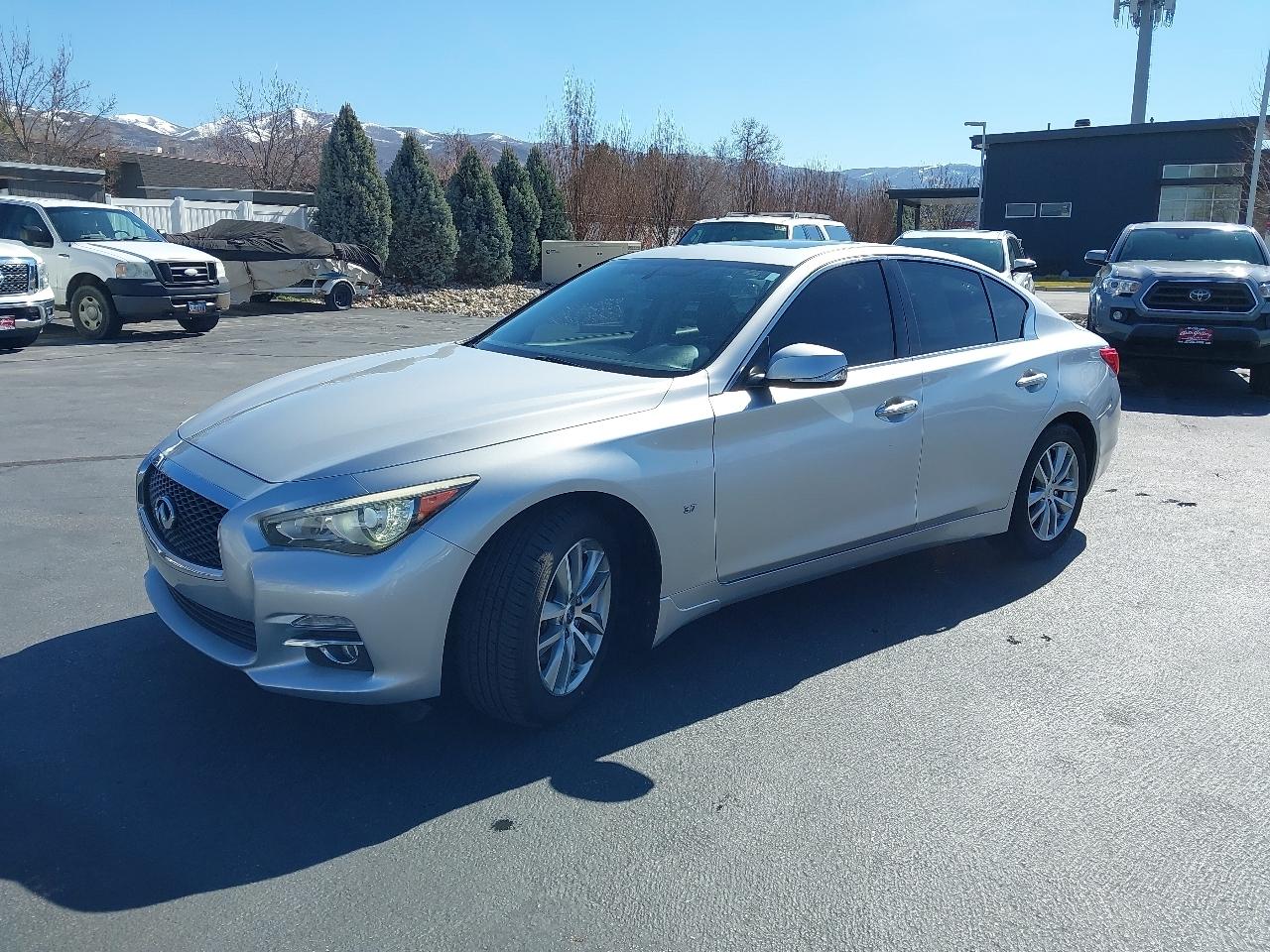Infiniti Q50 4dr Sdn Premium AWD 2014
