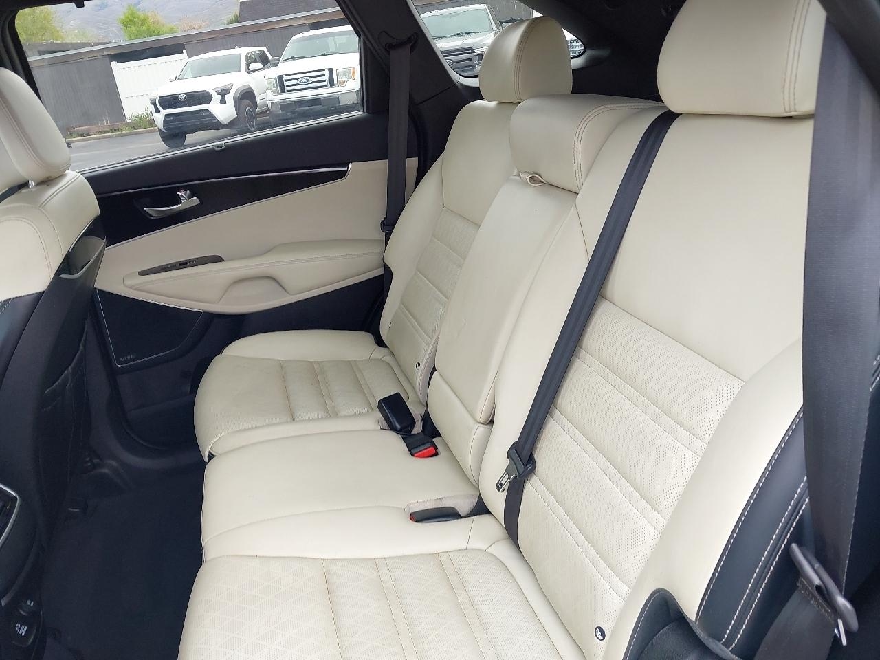 Kia Sorento AWD 4dr 3.3L SXL 2016