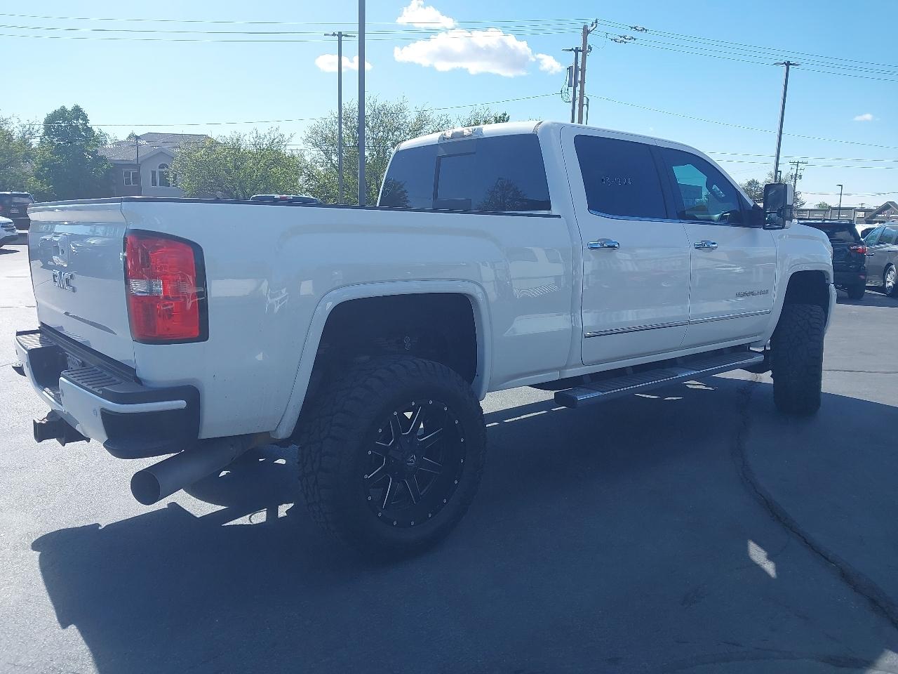 GMC Sierra 2500HD 4WD Crew Cab 153.7" Denali 2016