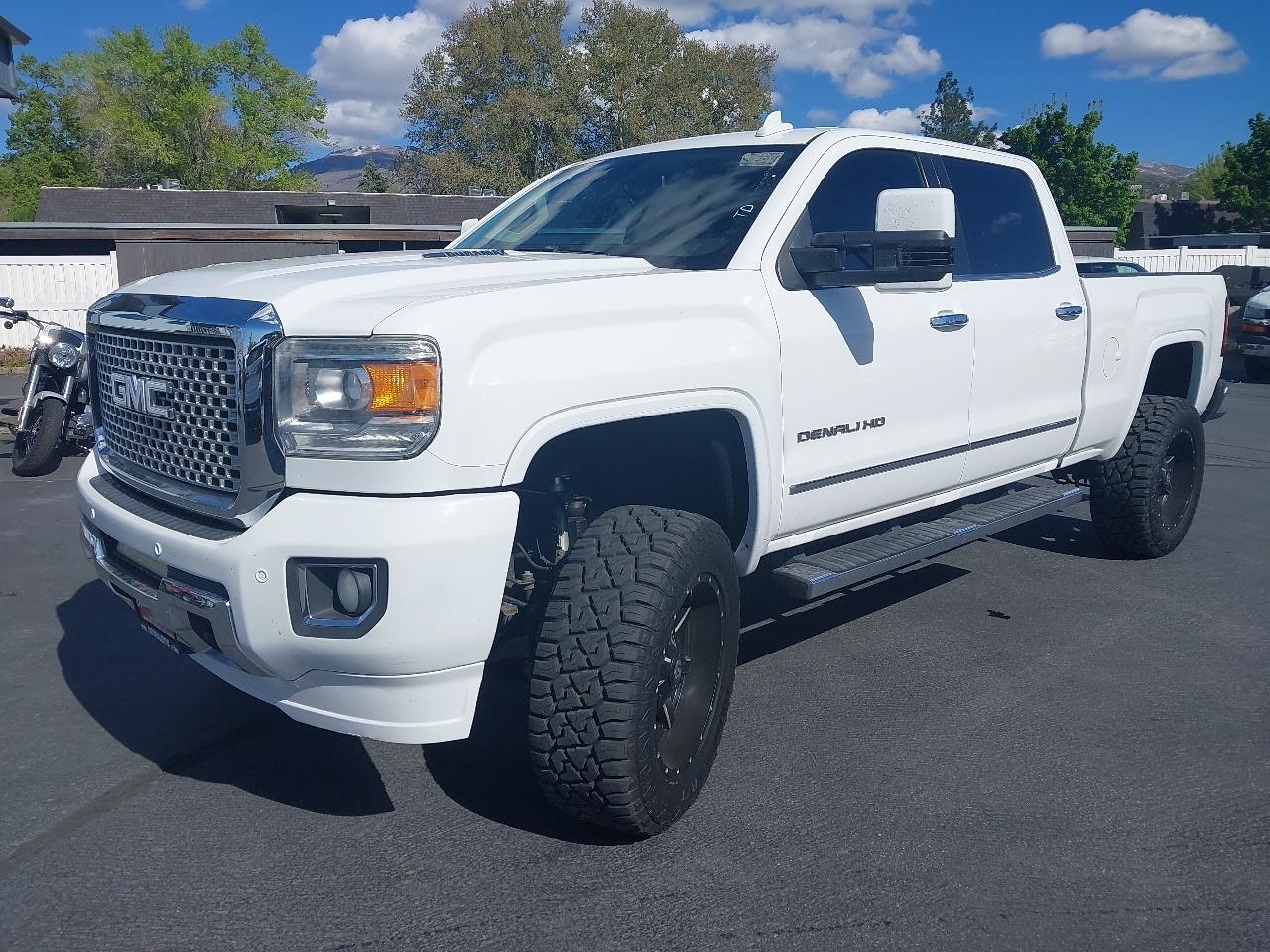 GMC Sierra 2500HD 4WD Crew Cab 153.7" Denali 2016