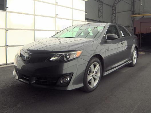 Toyota Camry 4dr Sdn I4 Auto SE (Natl) 2013