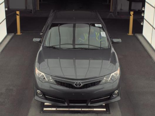 Toyota Camry 4dr Sdn I4 Auto SE (Natl) 2013