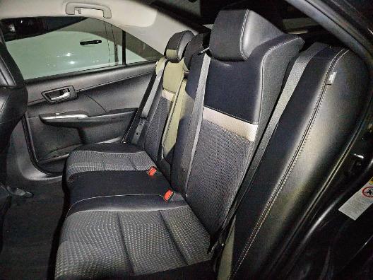 Toyota Camry 4dr Sdn I4 Auto SE (Natl) 2013