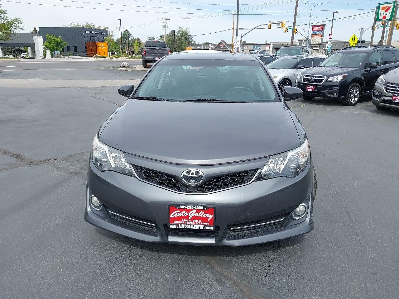 Toyota Camry 4dr Sdn I4 Auto SE (Natl) 2013