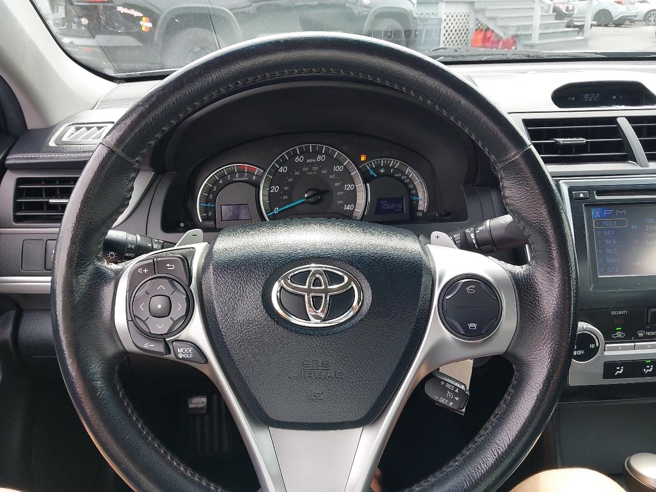 Toyota Camry 4dr Sdn I4 Auto SE (Natl) 2013