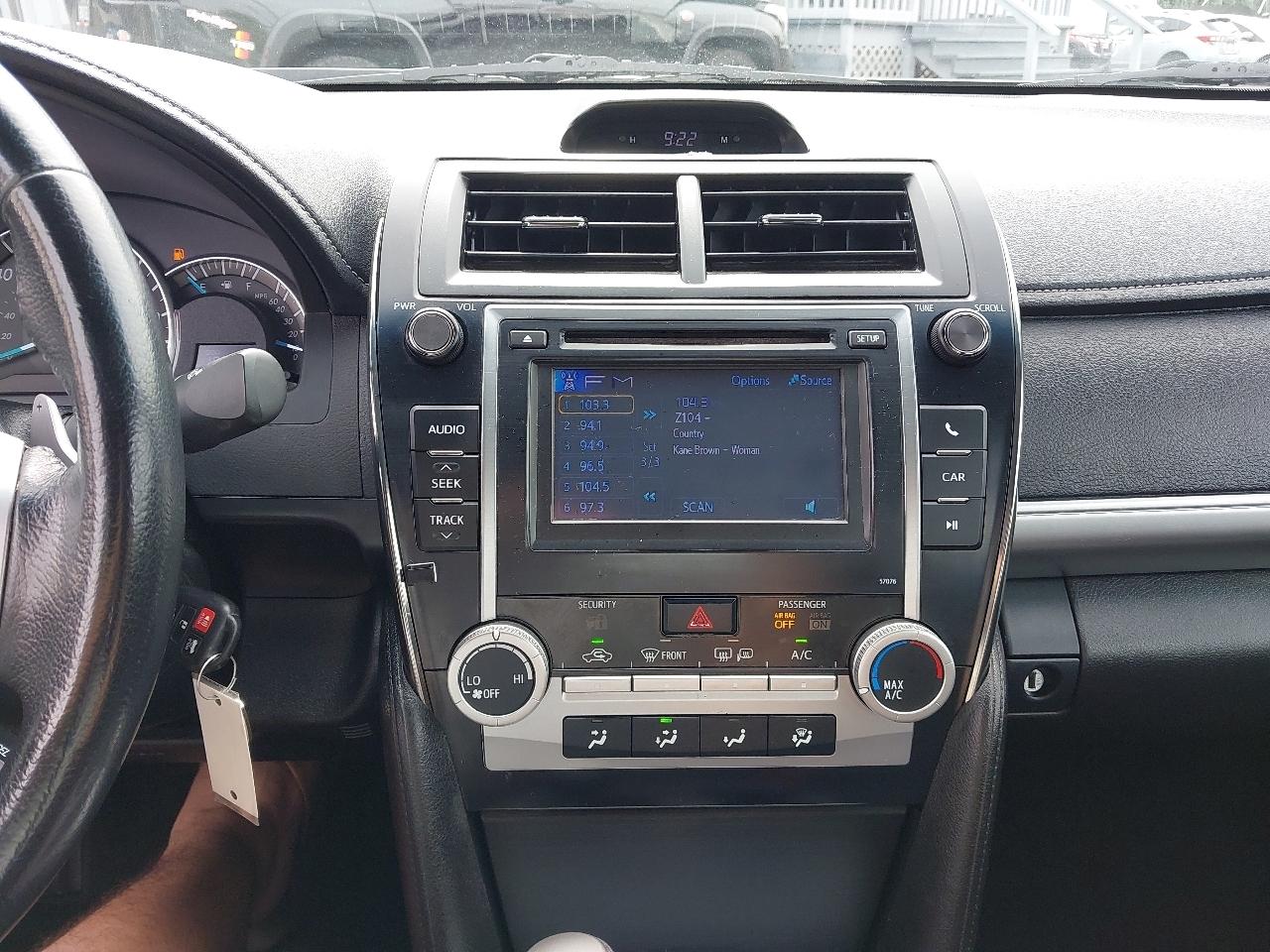 Toyota Camry 4dr Sdn I4 Auto SE (Natl) 2013