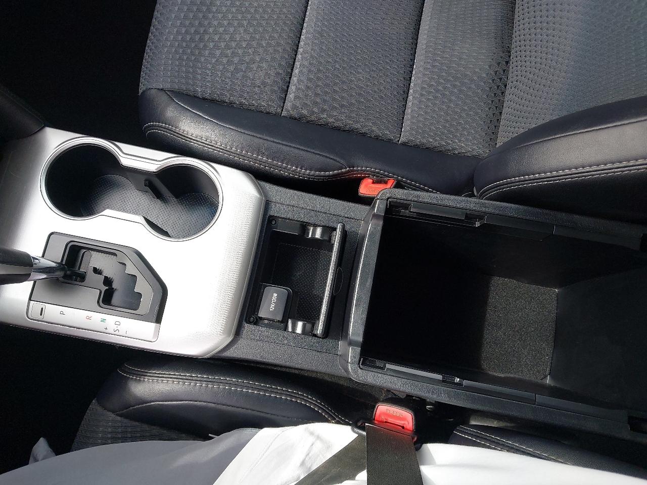 Toyota Camry 4dr Sdn I4 Auto SE (Natl) 2013