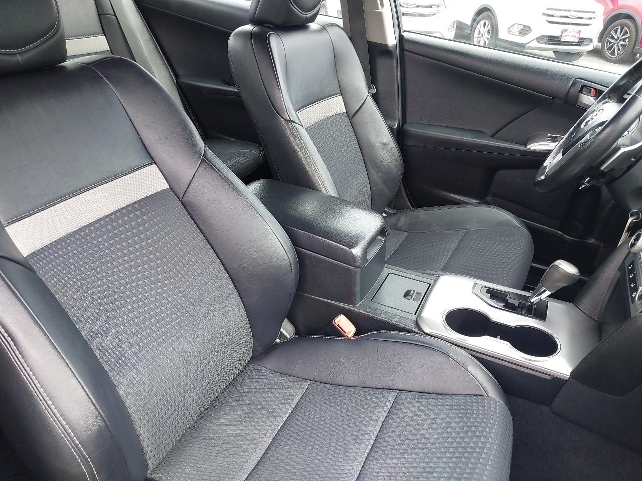 Toyota Camry 4dr Sdn I4 Auto SE (Natl) 2013