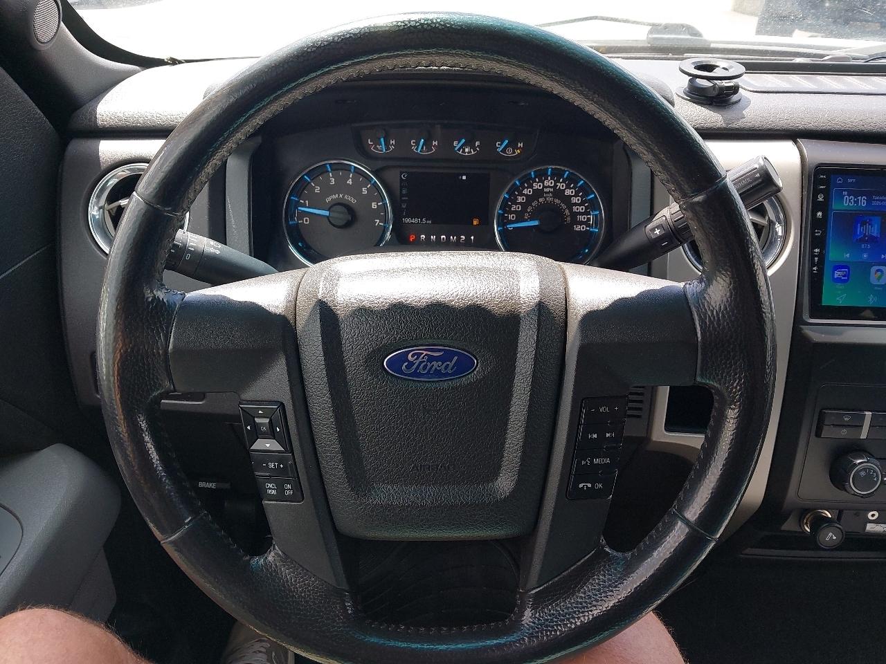 Ford F-150 4WD SuperCrew 145" XLT 2012