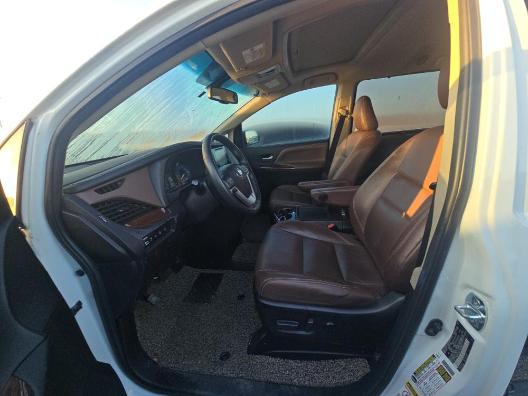 Toyota Sienna XLE Premium AWD 7-Passenger (Natl) 2017