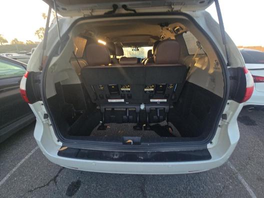 Toyota Sienna XLE Premium AWD 7-Passenger (Natl) 2017